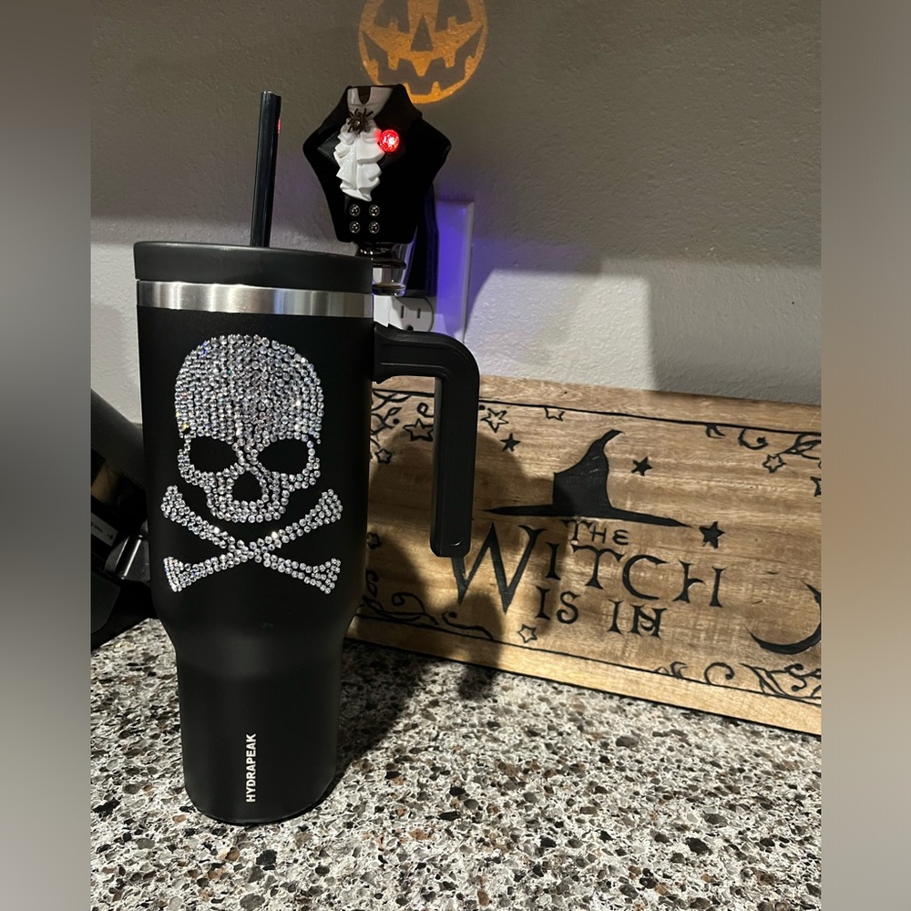 Viral Halloween Hydrapeak 40oz Voyager